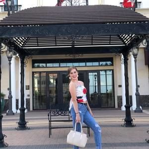 Meet your Posher, Isabella